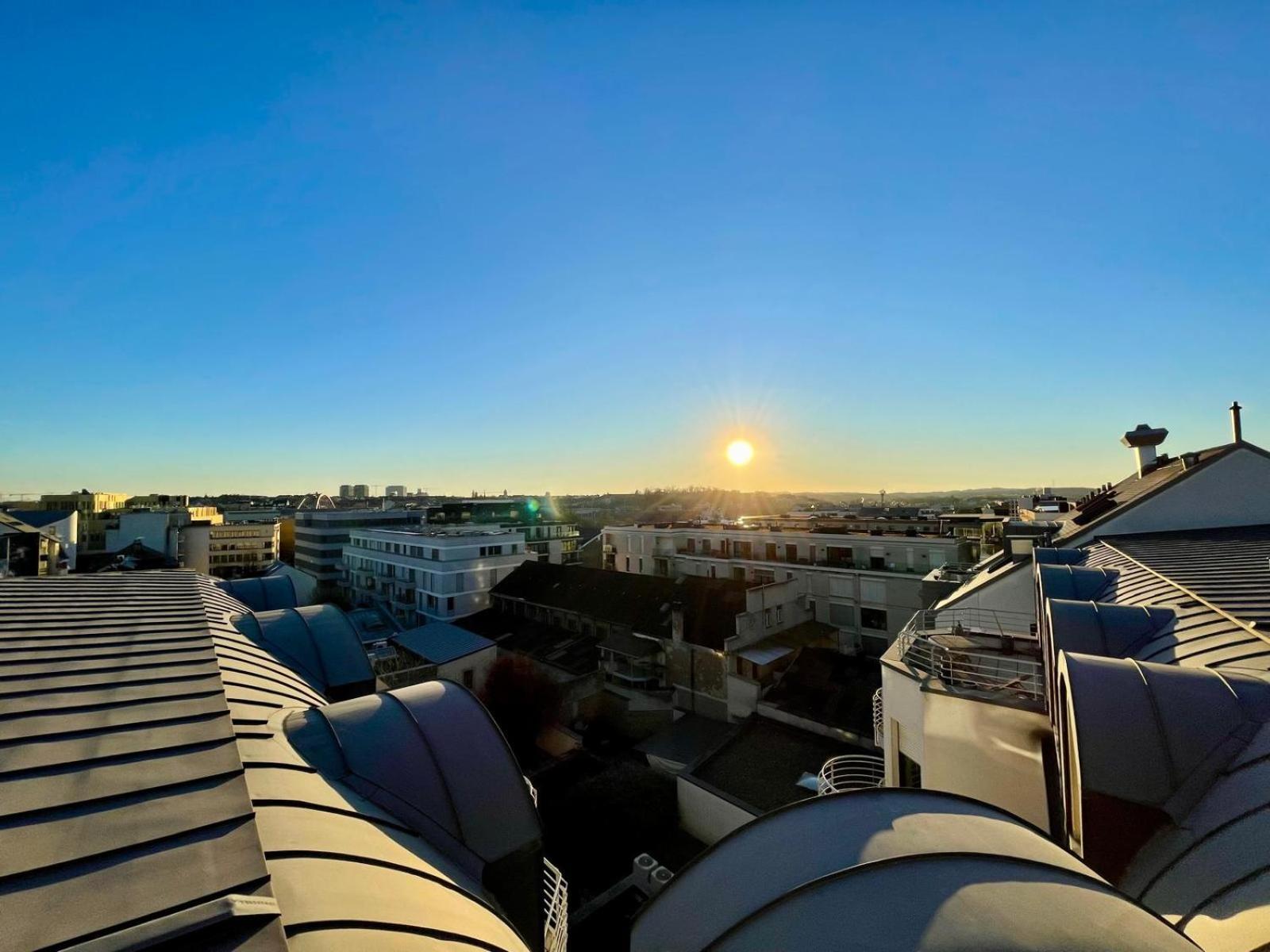 Апартаменты Lux Penthouse - Office, Terrace, Gym & Parking Люксембург Экстерьер фото