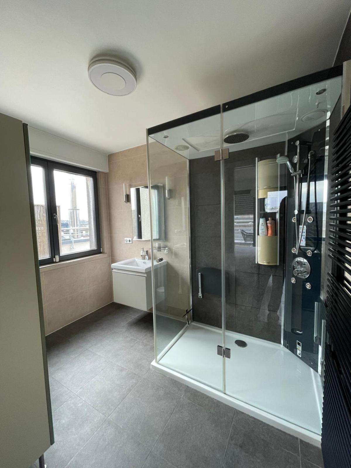 Апартаменты Lux Penthouse - Office, Terrace, Gym & Parking Люксембург Экстерьер фото