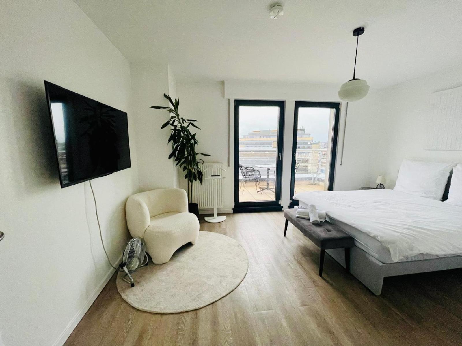 Апартаменты Lux Penthouse - Office, Terrace, Gym & Parking Люксембург Экстерьер фото